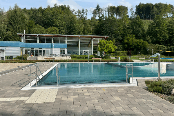 Bild 3 von Waldschwimmbad Bad Wünnenberg